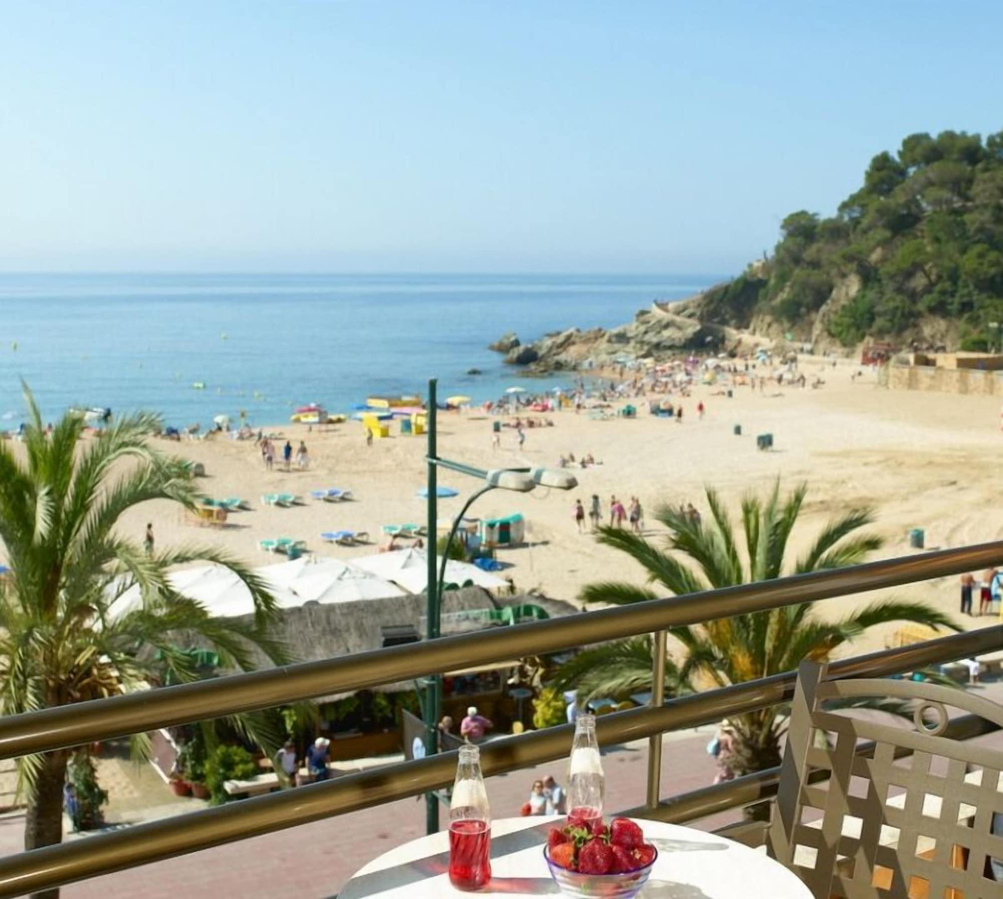 Almirall Apartaments Lloret de Mar Dış mekan fotoğraf