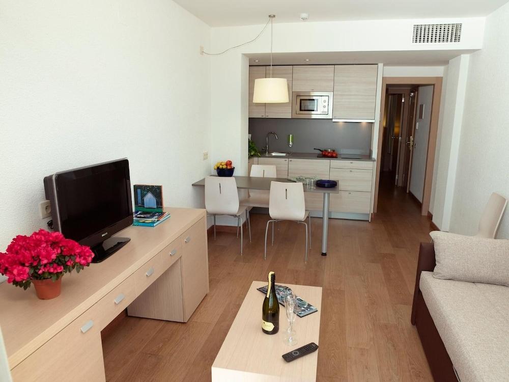 Almirall Apartaments Lloret de Mar Dış mekan fotoğraf