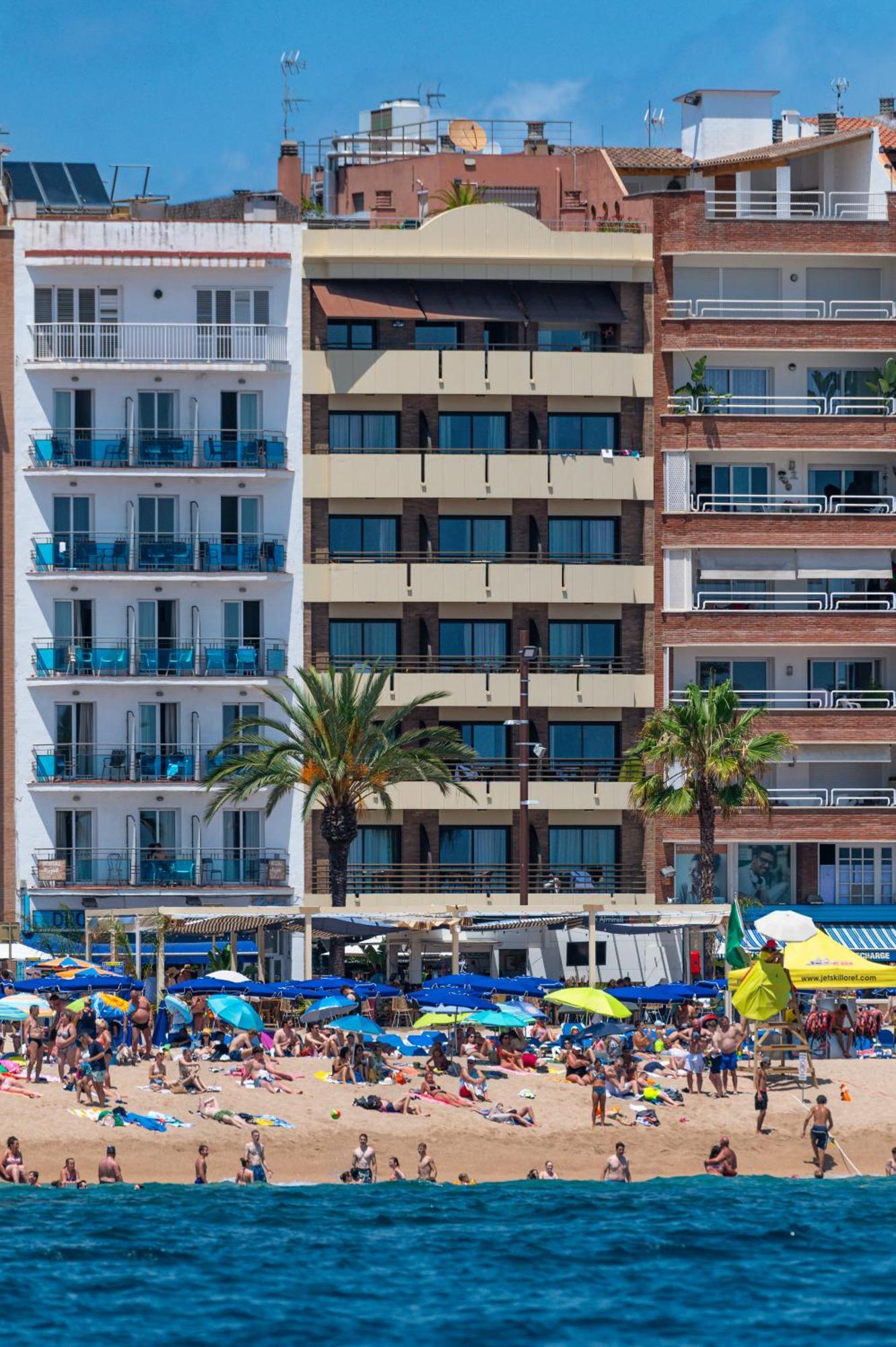 Almirall Apartaments Lloret de Mar Dış mekan fotoğraf