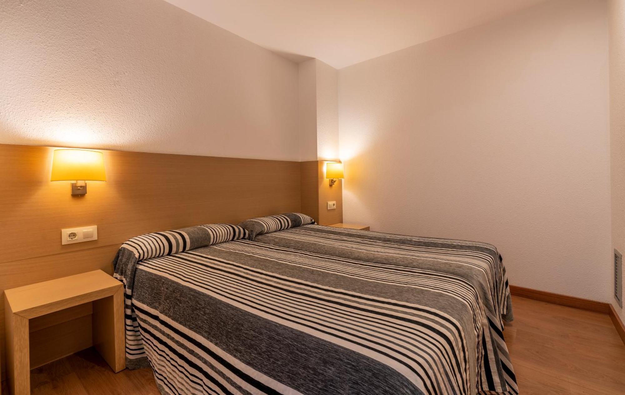 Almirall Apartaments Lloret de Mar Dış mekan fotoğraf