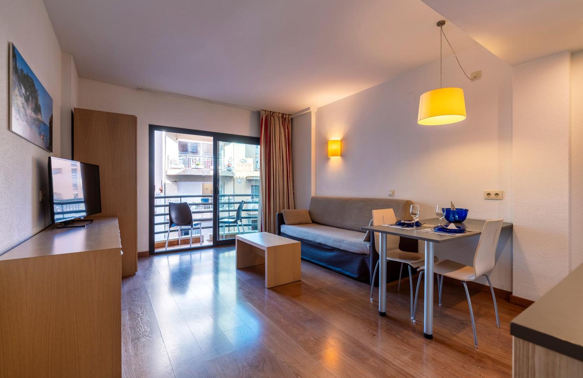 Almirall Apartaments Lloret de Mar Dış mekan fotoğraf