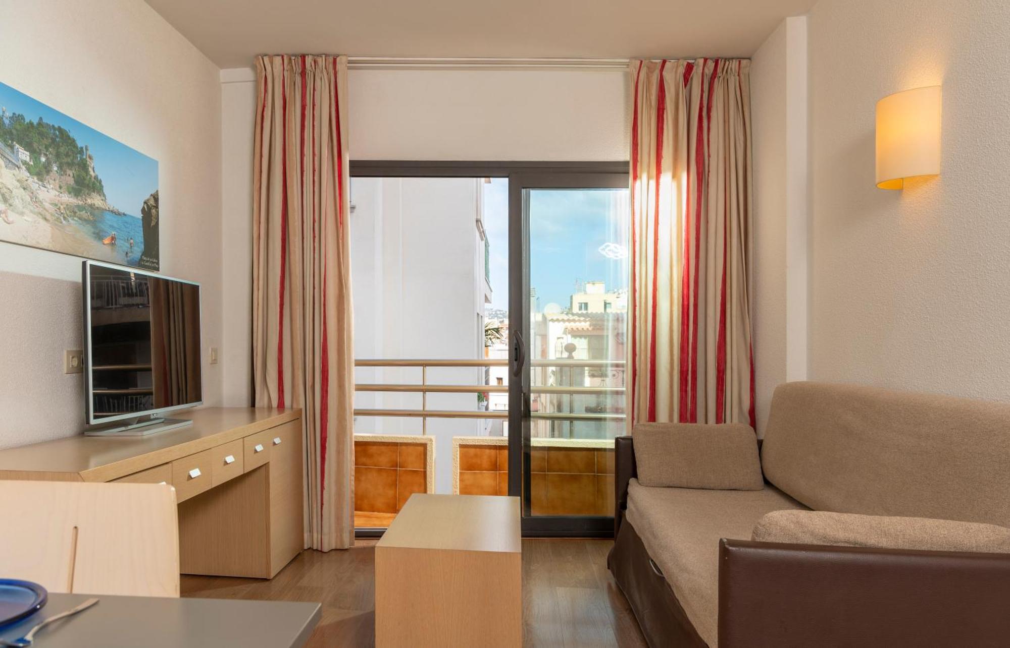 Almirall Apartaments Lloret de Mar Dış mekan fotoğraf