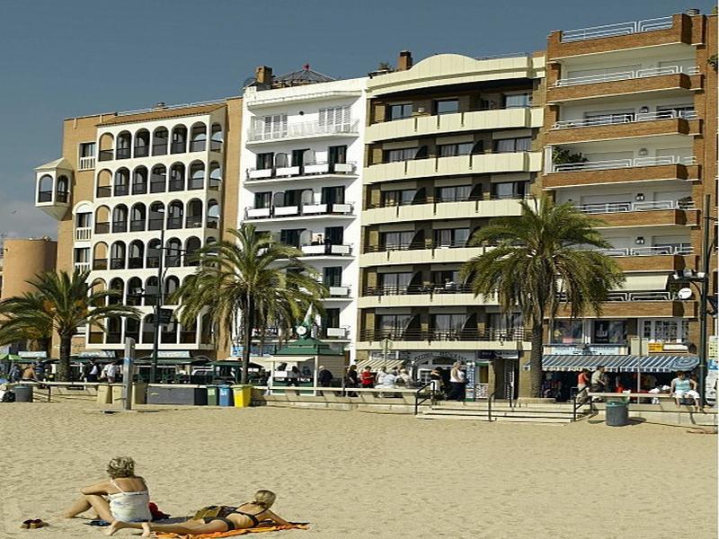 Almirall Apartaments Lloret de Mar Dış mekan fotoğraf