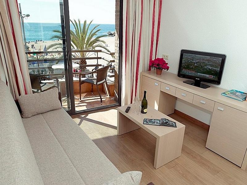 Almirall Apartaments Lloret de Mar Dış mekan fotoğraf